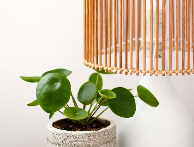 DIY lamp with shade made from rattan