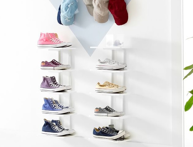 Five-tier wall shelf with shoes