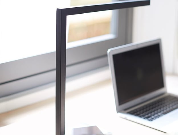 Lamp charging station