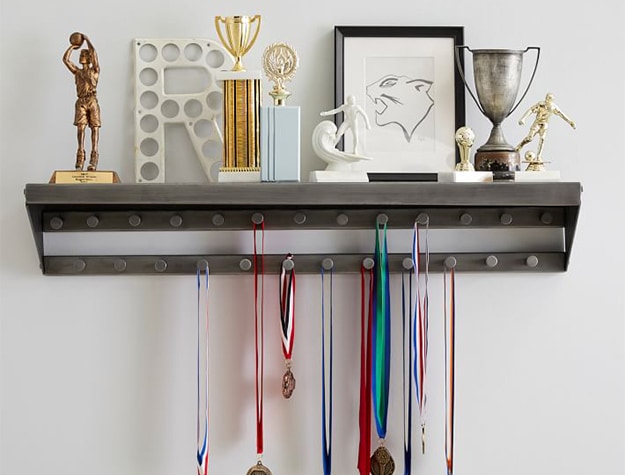 Trophy display shelf