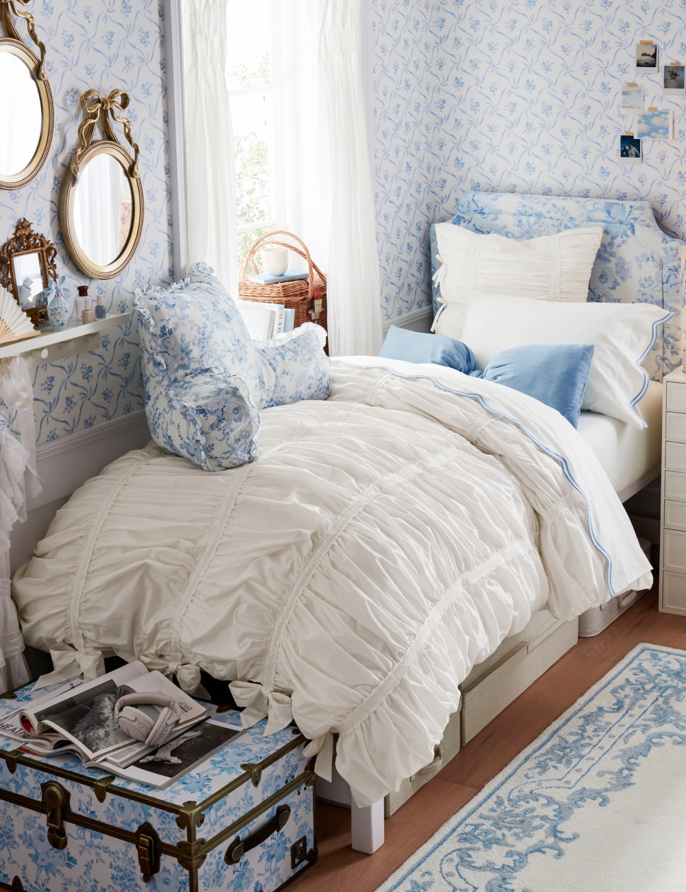 Vintage Charm Dorm Room