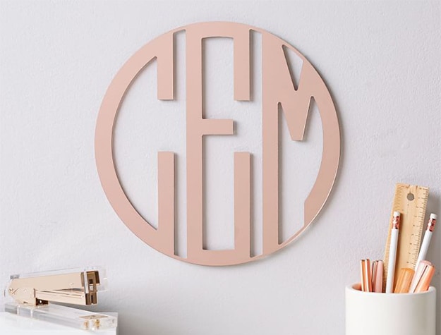 No nails triple block monogram