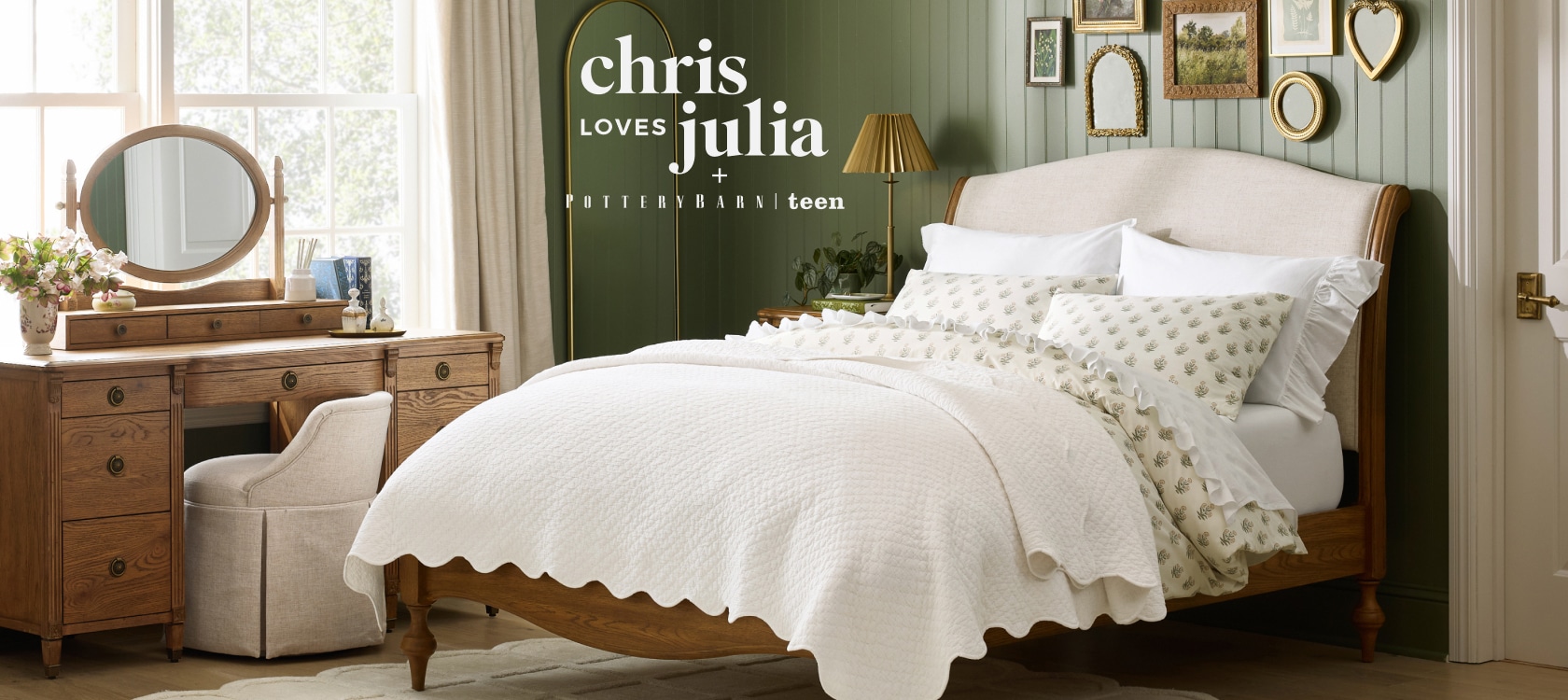 Chris Loves Julia