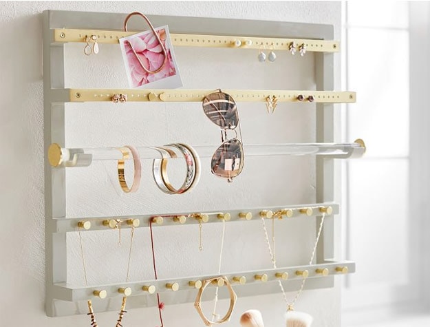 Wall hanging jewelry organizer