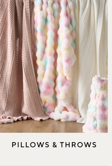 Pillows & Throws