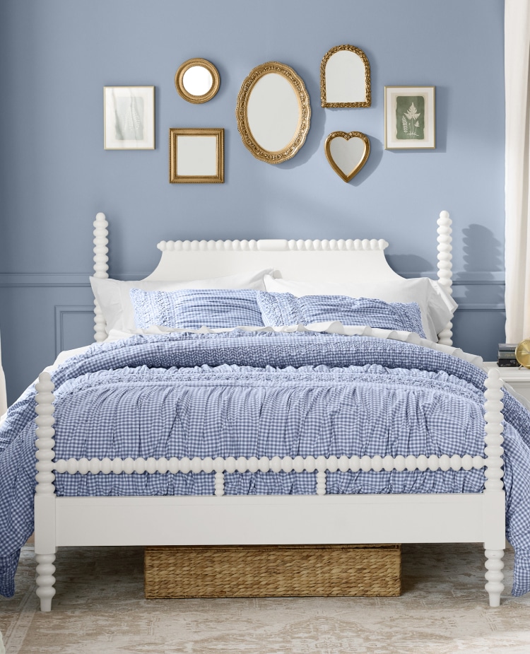 Chris Loves Julia Shop Rooms