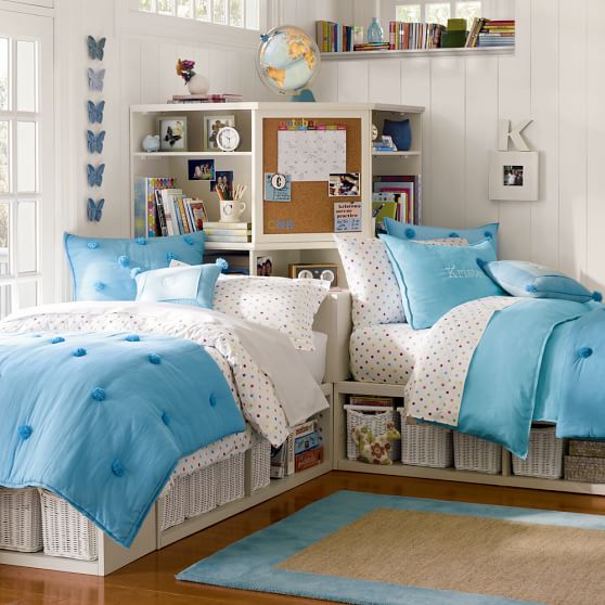 l shaped twin beds with corner table