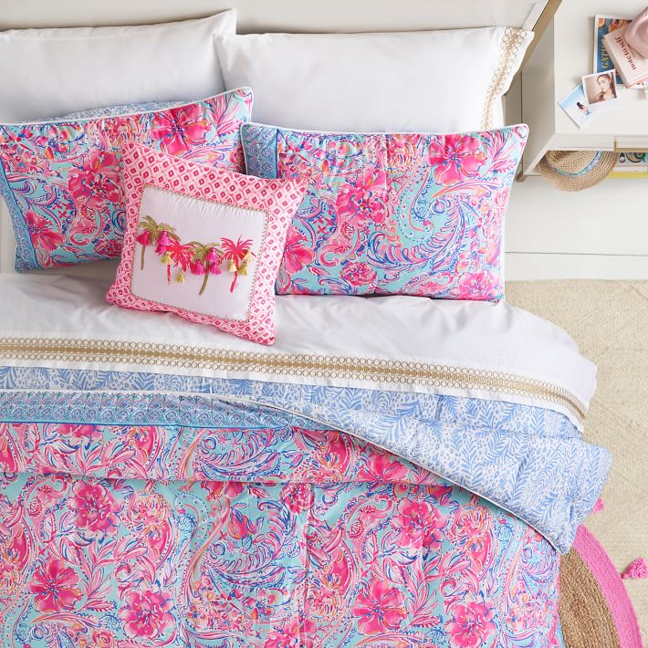 Lilly Pulitzer older standard pillow sham 20 X 26 Classic Lilly white 