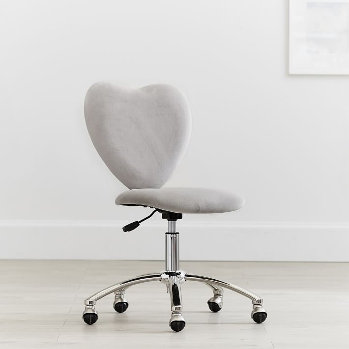 heart shaped chair with wheels