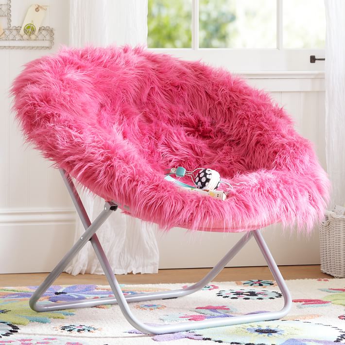 fur chair pink