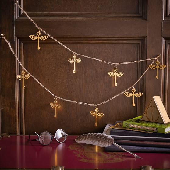 DIY Harry Potter Winged Keys Christmas Ornaments - Swish and Stitch