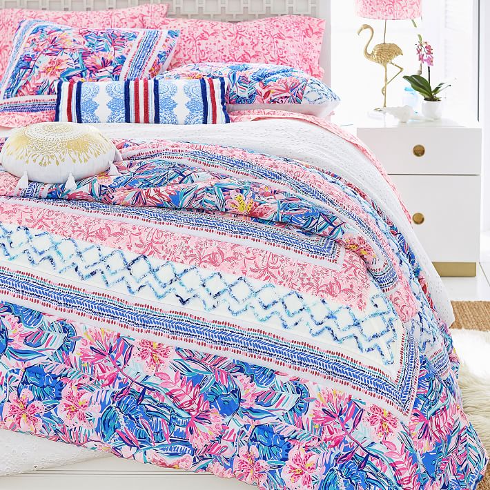 https://assets.ptimgs.com/ptimgs/ab/images/dp/wcm/202341/0013/lilly-pulitzer-slathouse-soiree-patchwork-quilt-o.jpg