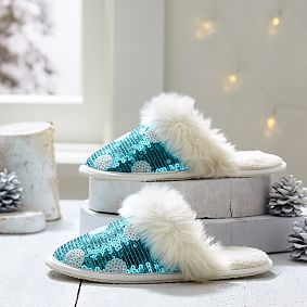 Pottery barn discount pom pom slippers