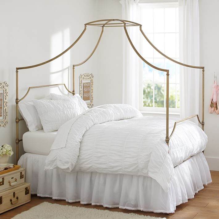 Full size canopy outlet bed for girl