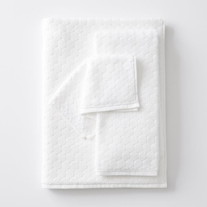Aerospin Organic Carved Dot Hand Towel