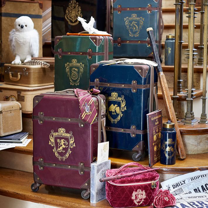 Hufflepuff luggage outlet