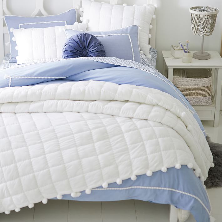 Pottery barn store pom pom quilt