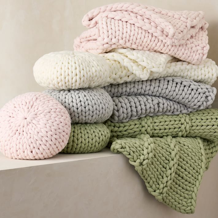 https://assets.ptimgs.com/ptimgs/ab/images/dp/wcm/202349/0029/super-chunky-knit-throw-o.jpg