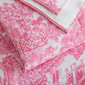 Lilly Pulitzer Toile Bath Towel | Pottery Barn Teen