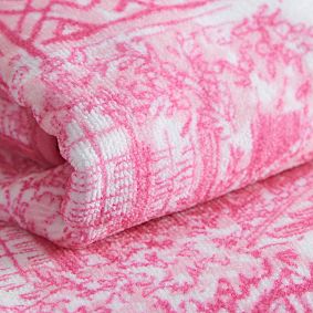 Lilly Pulitzer Toile Bath Towel | Pottery Barn Teen