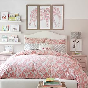 Raleigh Camelback Upholstered Bed