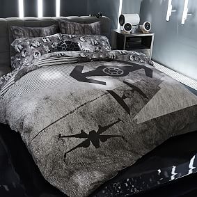 <em>Star Wars</em>&#8482; Space Chase Duvet Cover