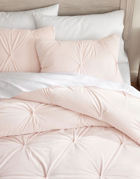 All Girls&rsquo; Bedding