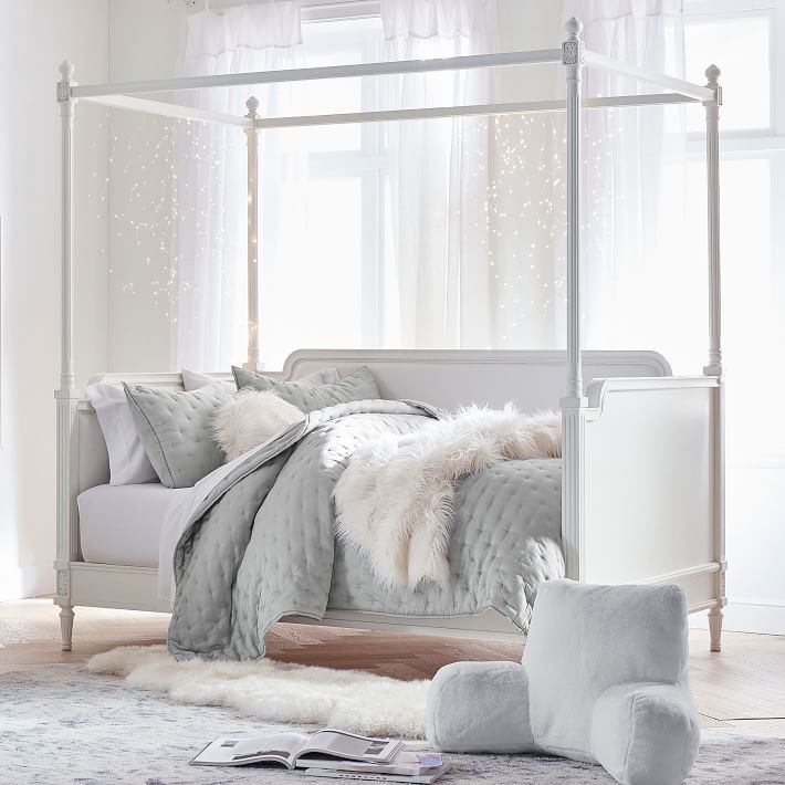 Canopy daybed indoor discount