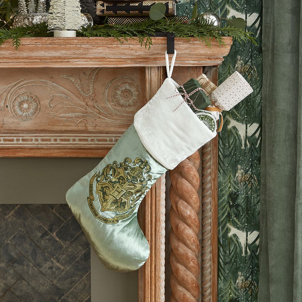 Harry Potter&#8482; Forbidden Forest Stocking-Crest Pattern