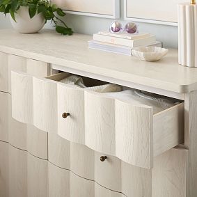 Fluted 6-Drawer Dresser (56w x 19d&quot;)
