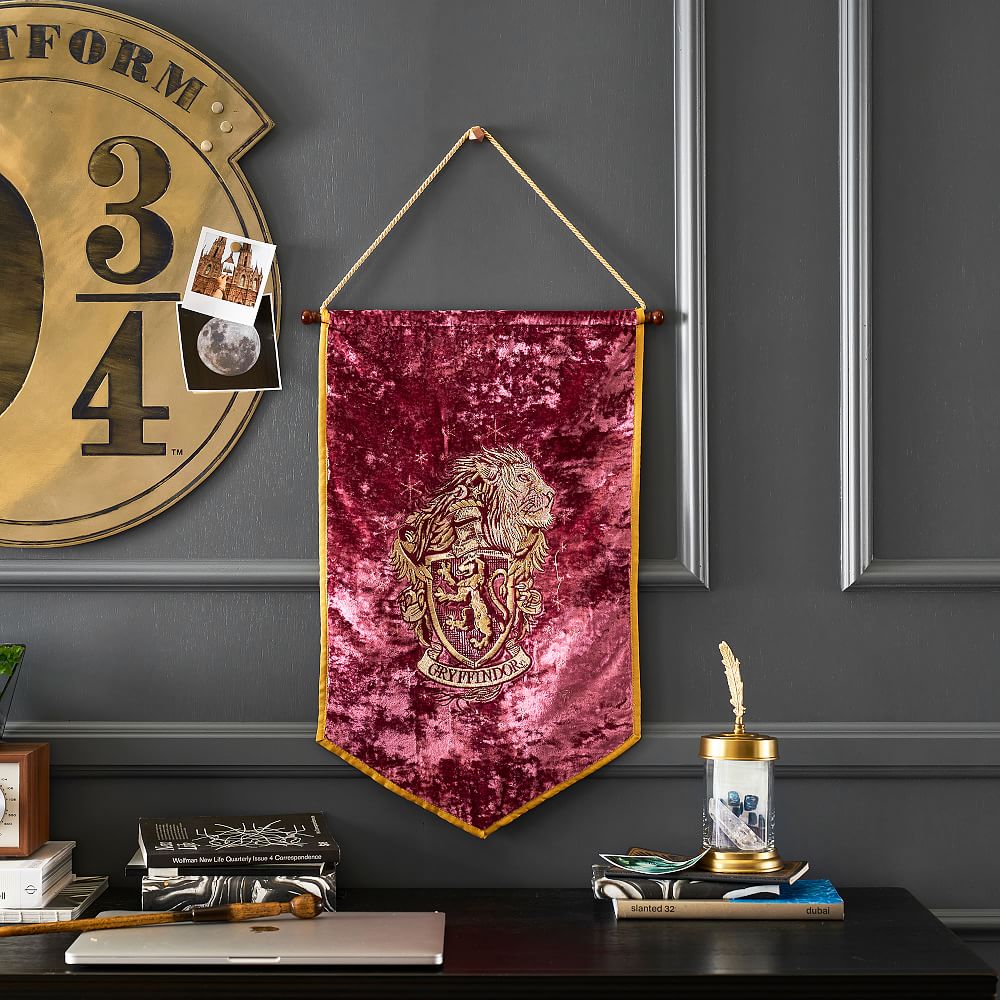 Harry Potter&#8482; Gryffindor&#8482; Oxford Pennant