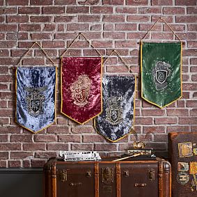 Harry Potter&#8482; Slytherin&#8482; Oxford Pennant