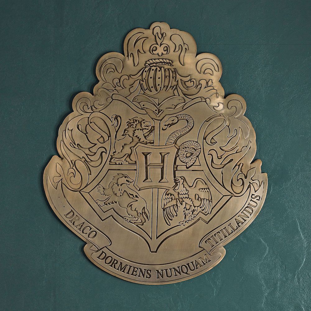 Harry Potter&#8482; Laser Metal Hogwarts&#8482; Crest
