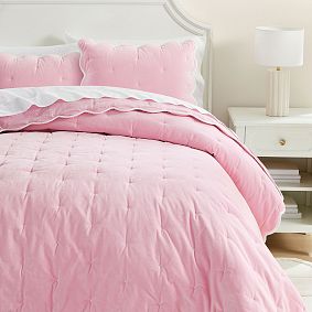 Sweet Velvet Scallop Quilt