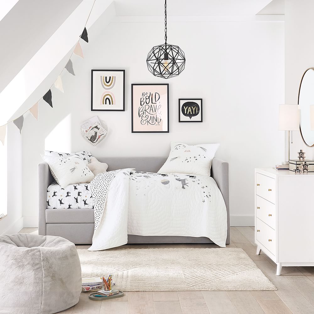 Carter Square Upholstered Daybed