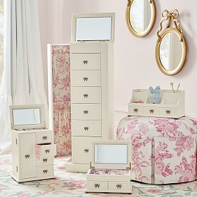 LoveShackFancy Regency Beauty Organizer
