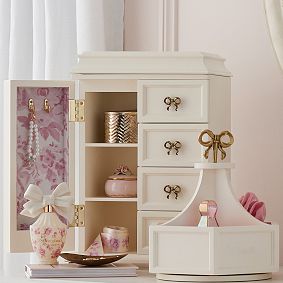 LoveShackFancy Regency Jewelry Tower
