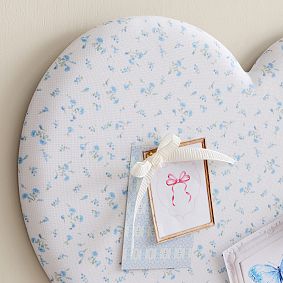 LoveShackFancy No Nails Floral Heart Pinboard (24&quot;)