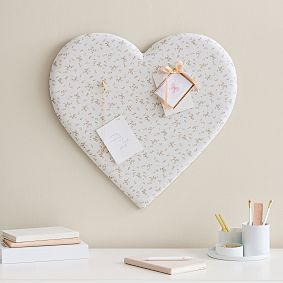 LoveShackFancy No Nails Floral Heart Pinboard (24&quot;)