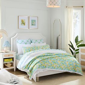 Auburn Tufted Upholstered Classic Bed
