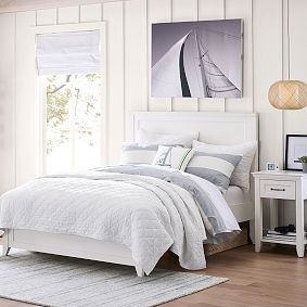 Hampton Classic Bed &amp; 5-Drawer Tall Dresser Set