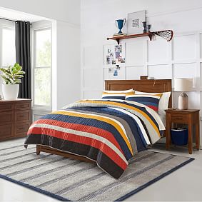 Hampton Classic Bed &amp; Nightstand Set