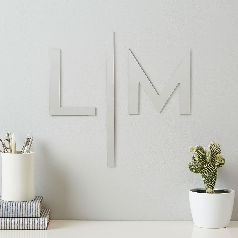 No Nails Modern Monogram