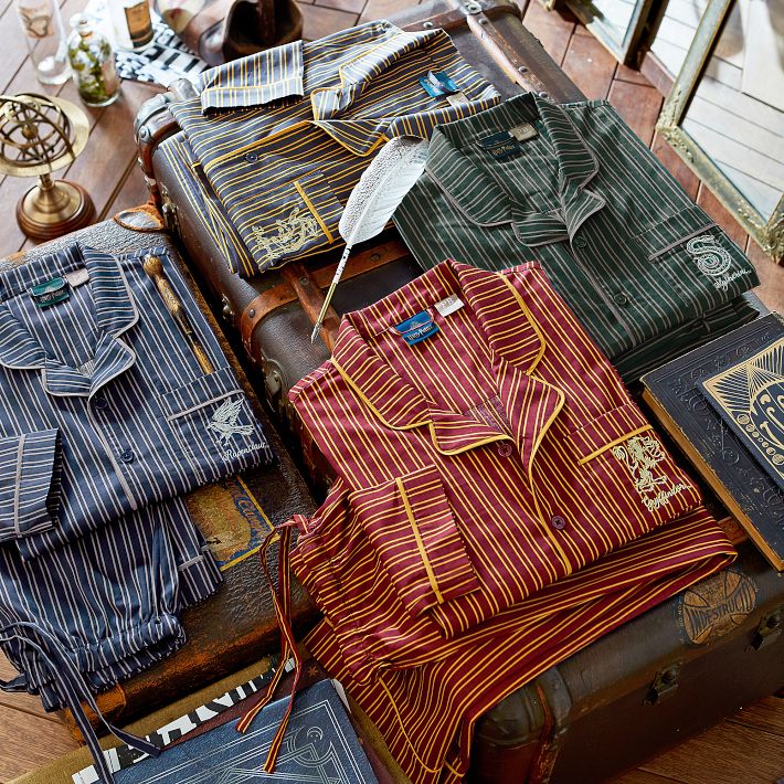 国内発送 HARRY POTTER Hufflepuff Adult パジャマ Pottery Barn Harry Potter™ Hufflepuff™ House Pajama Set | Pottery Barn Teen