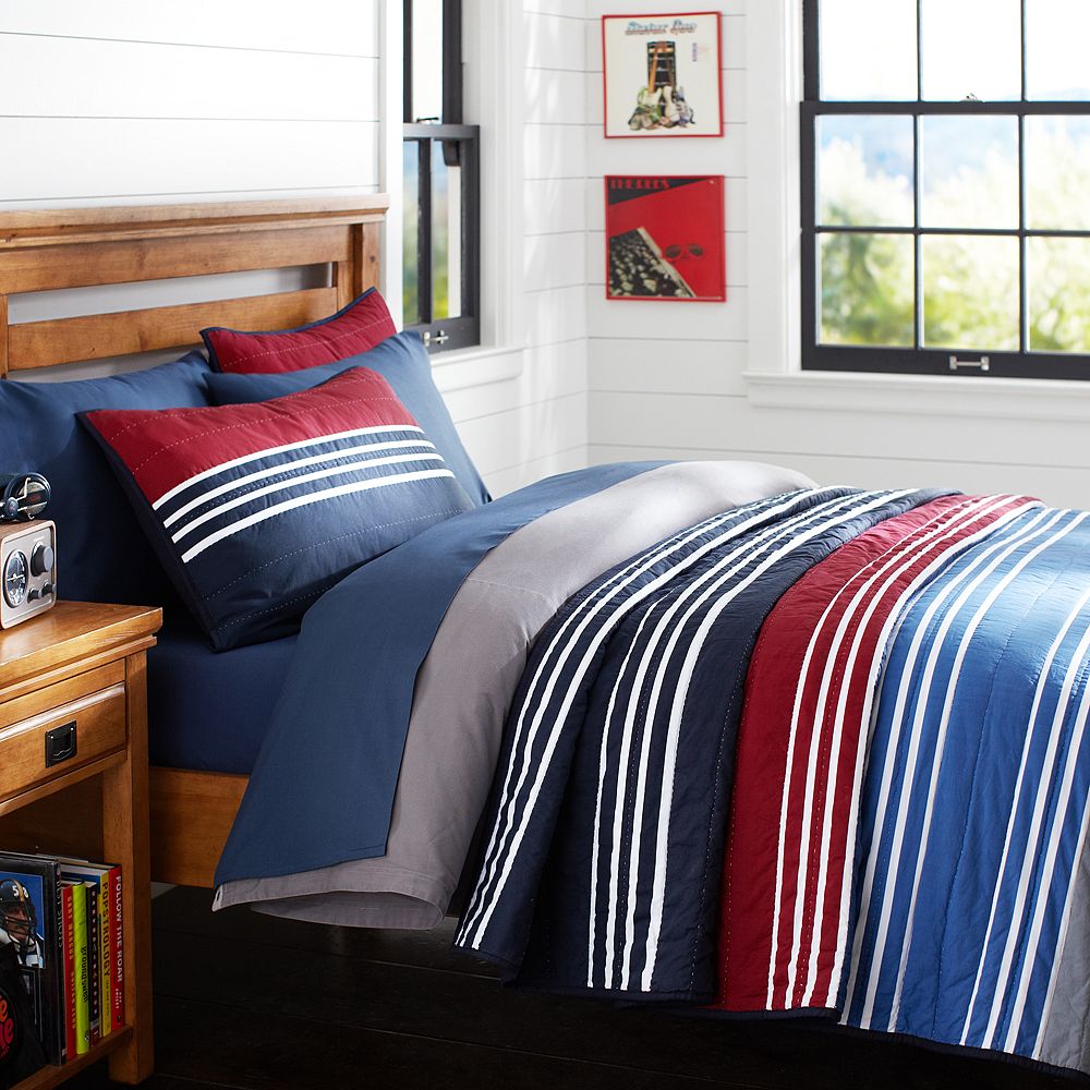 Beckett Stripe Quilt, Multi Red