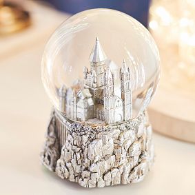 HARRY POTTER&#8482; HOGWARTS&#8482; Snowglobe