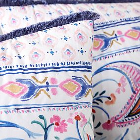 Avery Paisley Quilt 