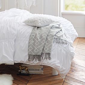 Dorm Essential Throw