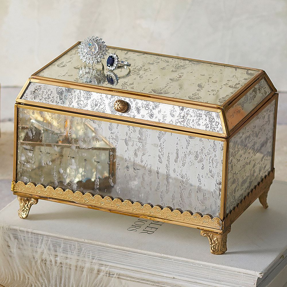 Isabelle Jewelry Box