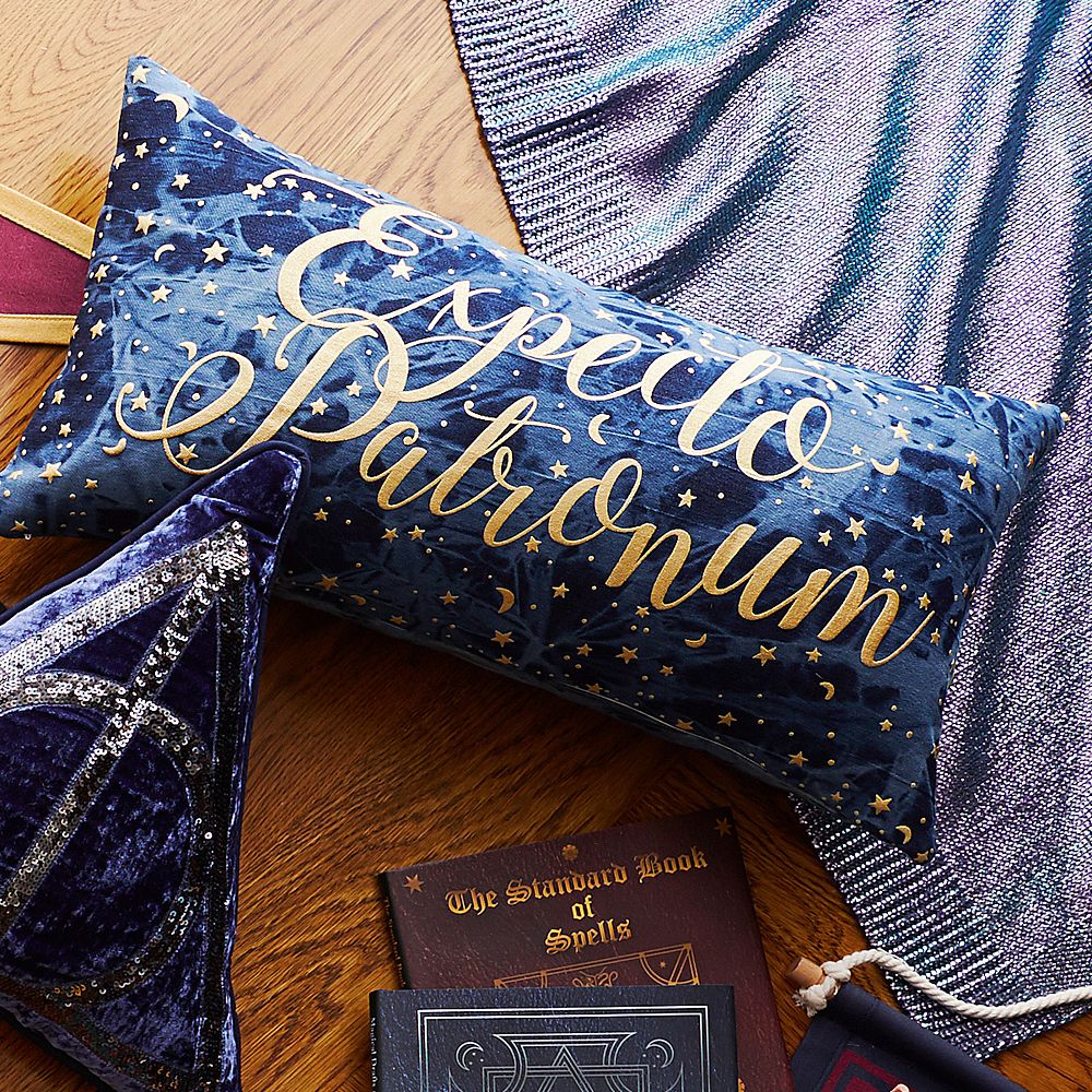 Harry Potter&#8482; <i>Expecto Patronum</i> Pillow Cover